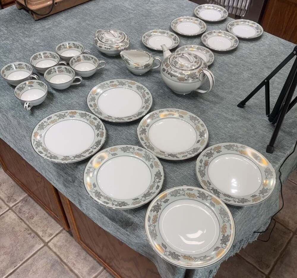 Noritake China 5487 Tea Set with Teapot, Creamer, Sugar Bowl, Cups, Saucers
